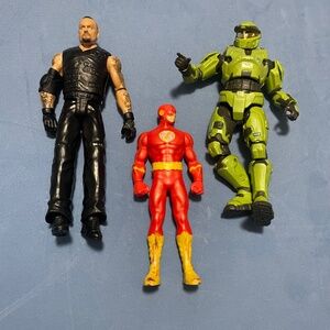 Action Figure Lot of 3 – Undertaker, The Flash & Master Chief